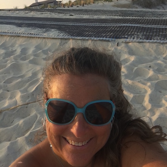 Meet your Posher, Donna - Picture 1 of 1